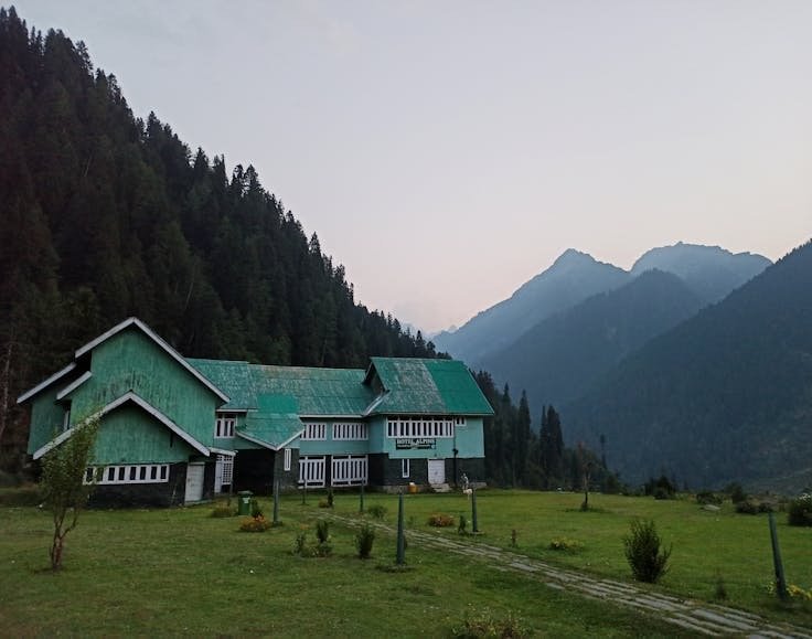 KASHMIR BACKPACKING