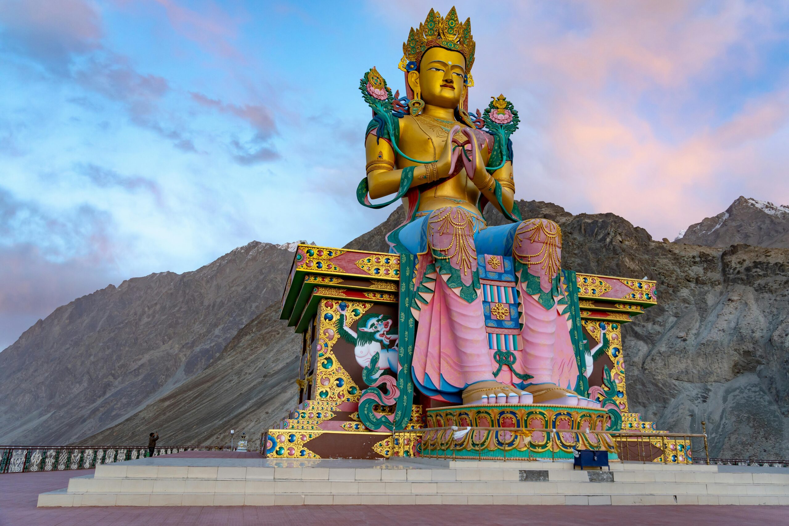 Great Lakes of Ladakh: Manali to Srinagar – 9 Days Value Expedition